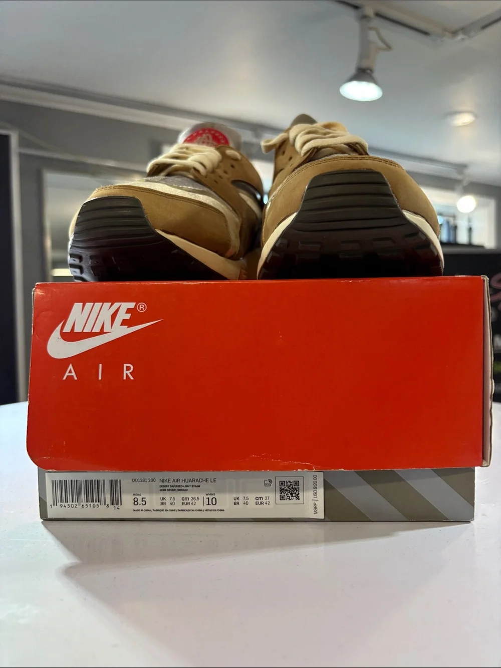 Nike Air Huarache LE Desert Oak Size 8.5 M 10 W